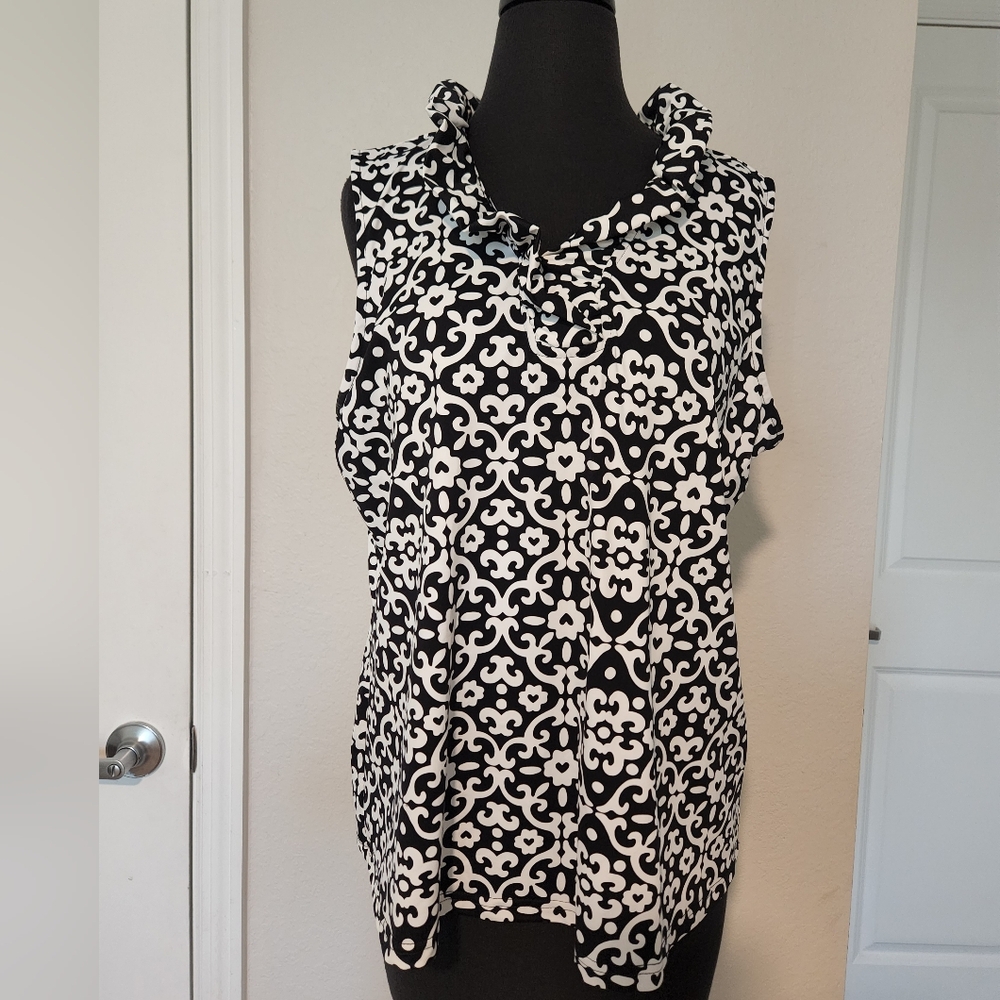 Lulu-B Black and White Patterned Blouse